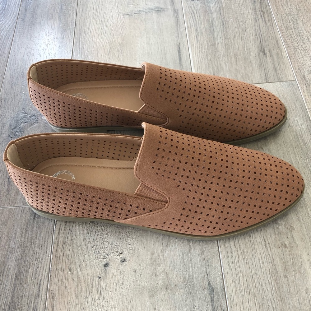 Journee Collection Brown Lucie Loafer Flats New in Box Size 9.5